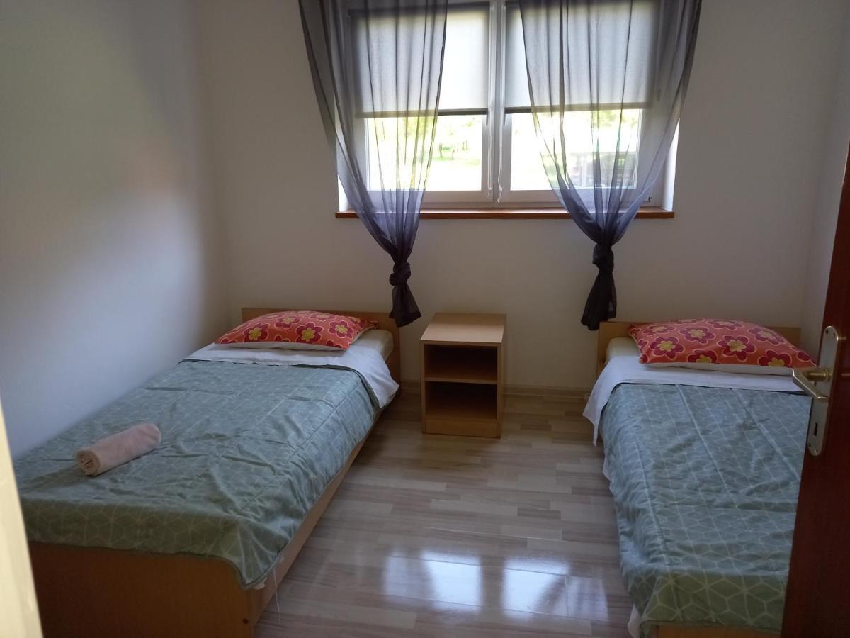 Apartman Filip Apartamento Smoljanac Exterior foto